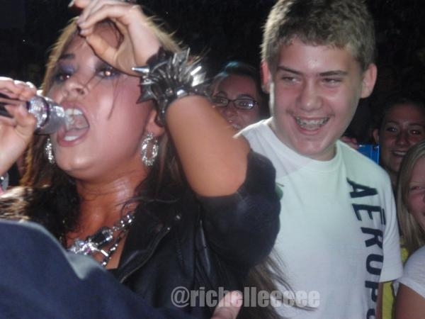 f59egj - Demi Lovato
