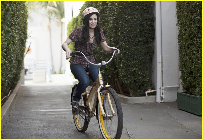 lou-ferrigno-sterling-knight-sonny-02 - Demi Lovato
