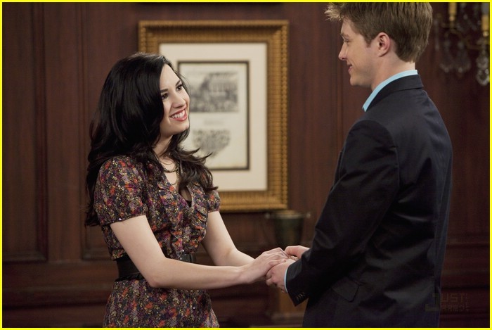 lou-ferrigno-sterling-knight-sonny-04 - Demi Lovato