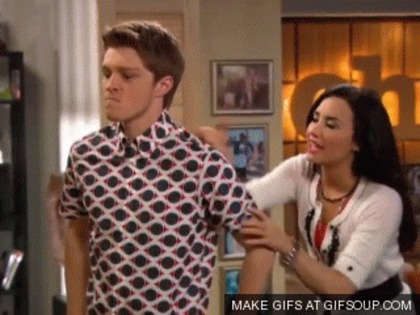 tumblr_l7z2deJdbo1qdu1y7o1_400.gif - Demi Lovato
