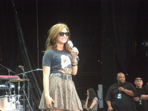 tumblr_l7zzczJDnK1qbvpf7o1_500 - Demi Lovato