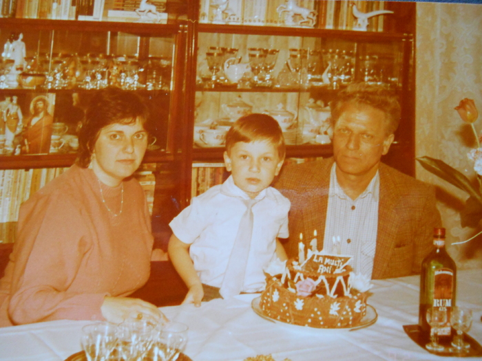 D-zeu l-a luat la el,dupa cateva luni