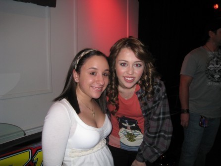 17468859_ILHEYYYMP - club miley-Miley cyrus Z100 Interview and Meet Greet si poze facute cu fanii ei