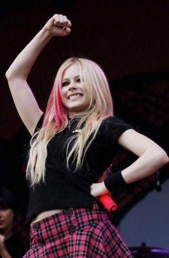 YXCOFYMIPJINNOQHCND - AVRIL LAVIGNE