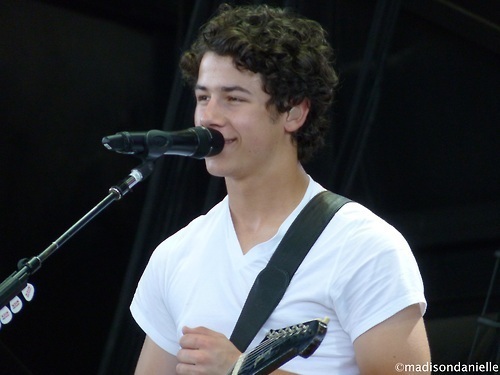 Tour-2010-nick-jonas-15281724-500-375