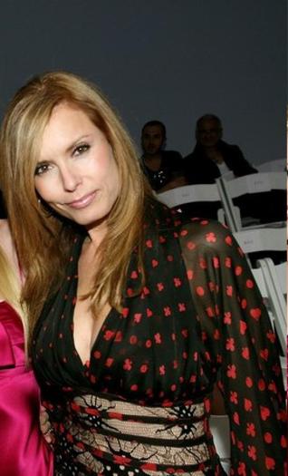 Tracey Bregman (11)