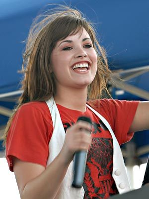 demi_lovato_300x400 - DeMi lOvAtO