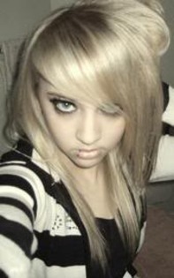 16116338_JKMGGQMHF - Poze emo