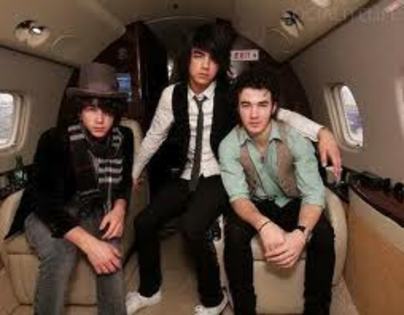 i,,jk - jonas brothers