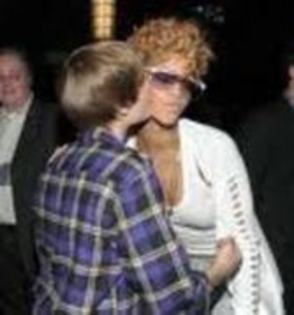 20750364_VVRDLRWHH - justin bieber si rihanna