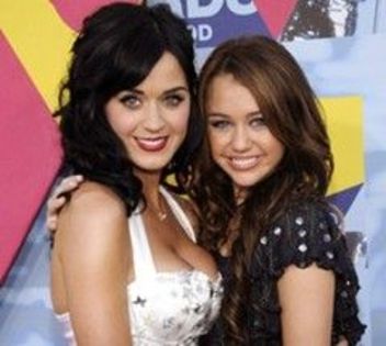 Katy-Perry--Miley-Cyrus-va-ajunge-ca-Britney-Spears - album pentru toti vizitatorii
