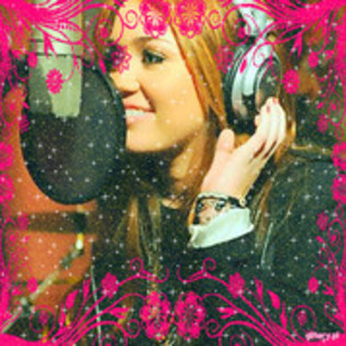19898744_VNNPYRQCW - super poze cu miley______cirus