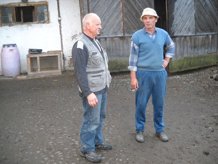 Eu si Cornel, proprietarul - IN VIZITA LA COLUMBOFILI