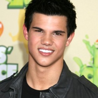 taylor-lautner1-300x300 - KrIstEn Stewart si RoBeRt Pattinson