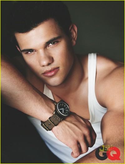 taylor-lautner-gq-magazine-july-2010-01