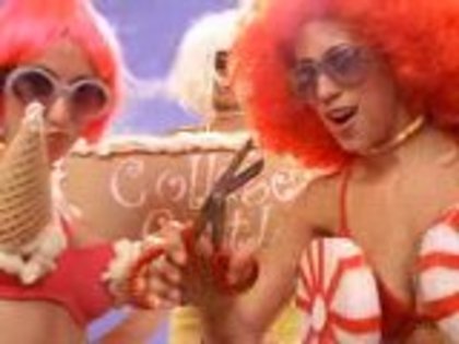 23530351-jpeg_preview_medium - Katy Perry California Gurls Parody