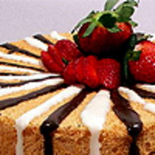 cake_with_strawberies - 0-CaKeS