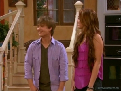 normal_Don_t_Tell_My_Secret_045 - Hannah Montana  Season 4 Episode 4  Dont Tell My Secret-00