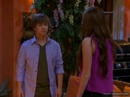 normal_Don_t_Tell_My_Secret_076 - Hannah Montana  Season 4 Episode 4  Dont Tell My Secret-00