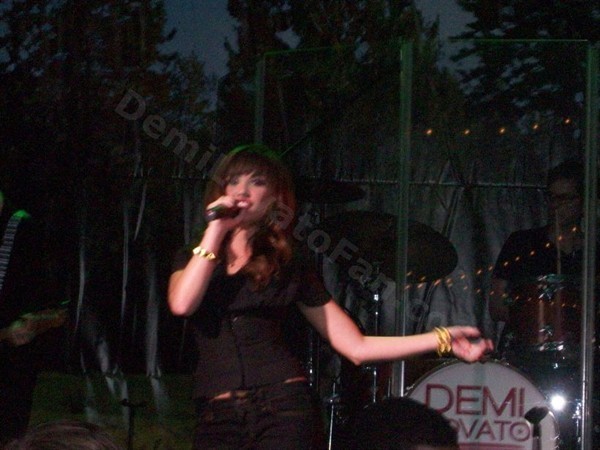 18184226_XPYLPXUON - demi lovato Camp Rock Premiere After Party Performance