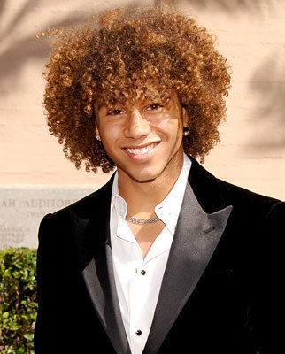 17308866_EELDXXYUJ - corbin bleu