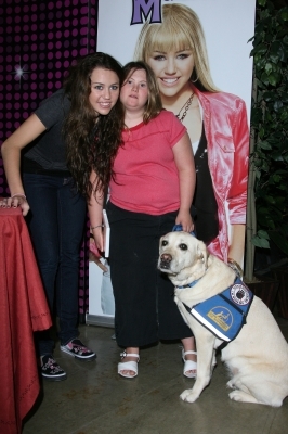 3 - San Diego Hannah Montana CD Signing July 1 2007-00