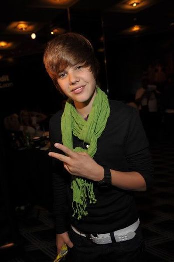 Justin_Bieber_07102009030521 - cateva din pozele mele cu vedete