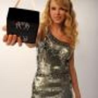 Taylor_Swift_1230493727_1