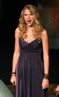 Taylor_Swift_1230495320_4