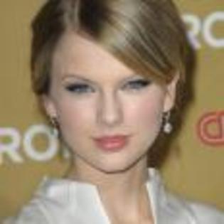 Taylor_Swift_1230493912_2