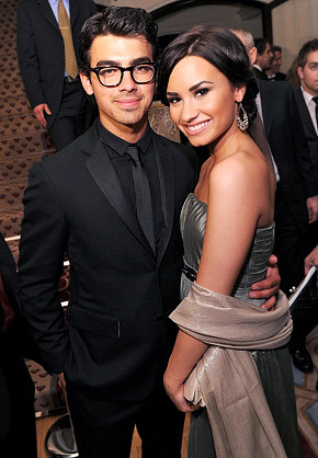 1274731042_demi-joe-290 - Alege Fata Care Se Potriveste Cu Joe Jonas