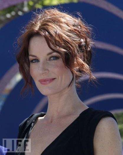 Laura Leighton (2) - x - Laura Leighton