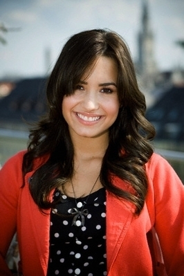 PMXWHSCHKIWJSYXBJXE - Demi lovato