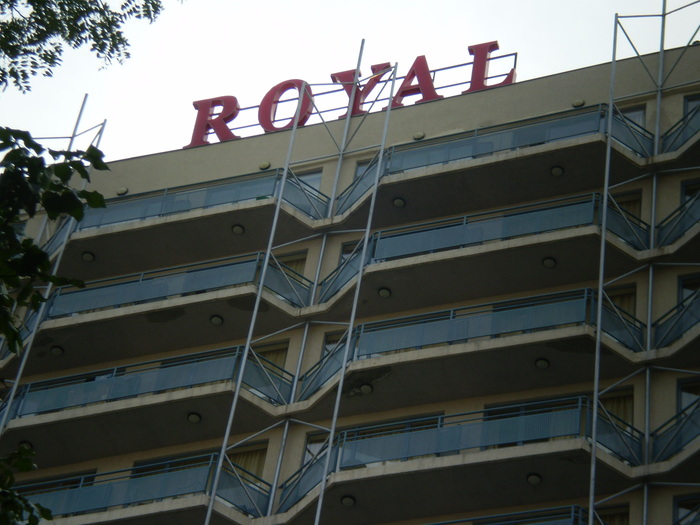 Nisipurile de aur !; Hotel Royal.
