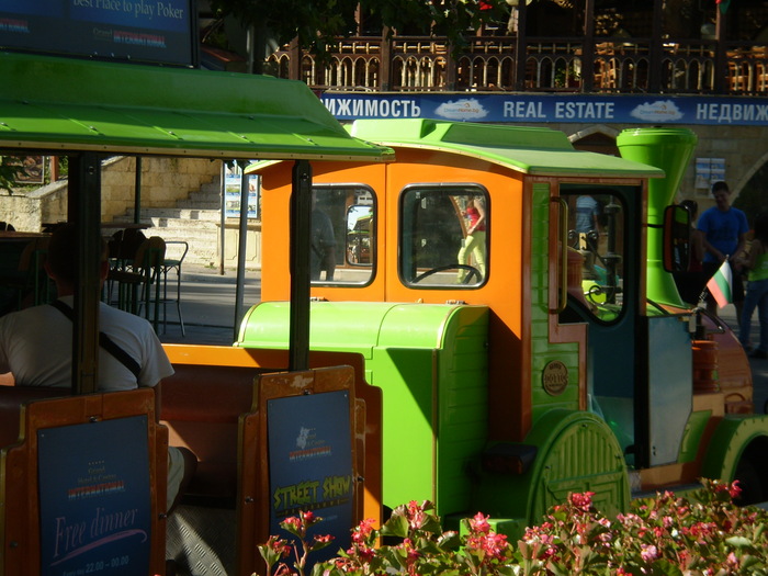 Nisipurile de aur !; Cu trenuletul prin statiune !
