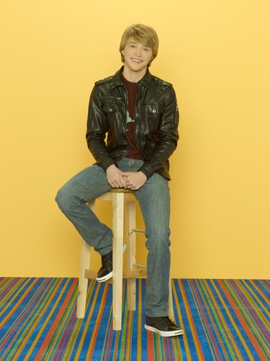 Sterling-Knight-Kiss - Sterling Knight