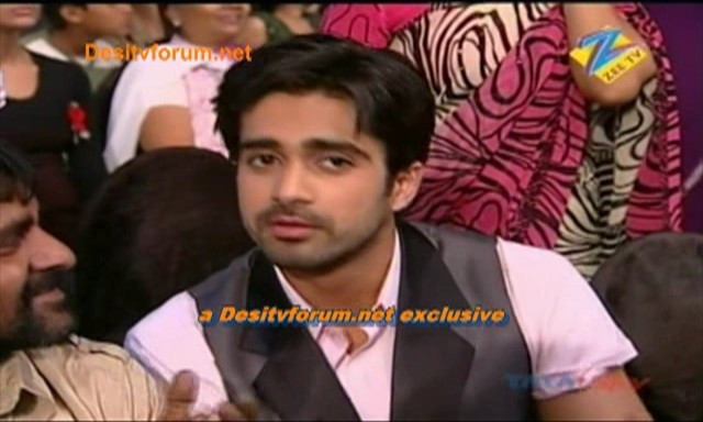 gold3 - Avinash Sachdev at Gold awards part1