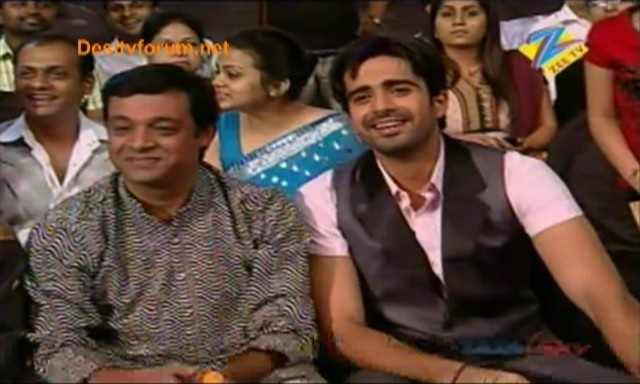 gold5 - Avinash Sachdev at Gold awards part1