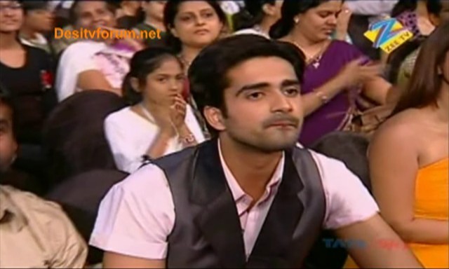 gold9 - Avinash Sachdev at Gold awards part1