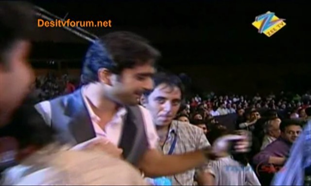 gold15 - Avinash Sachdev at Gold awards part1