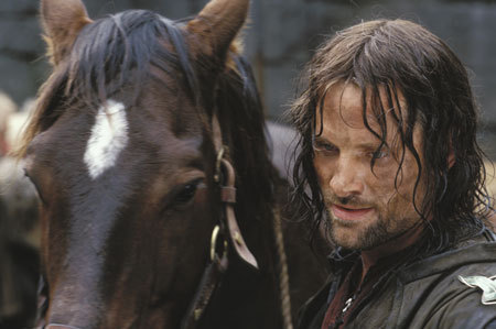 Aragorn%20with%20horse[1] - stapanul inelelor