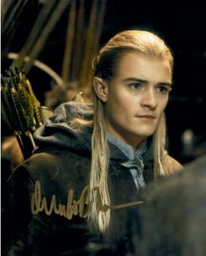 Photo%20TTT%20Legolas%20Helms%20Deep%20Signed[1]