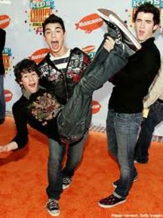 images - JoNaS BrOtHeRs