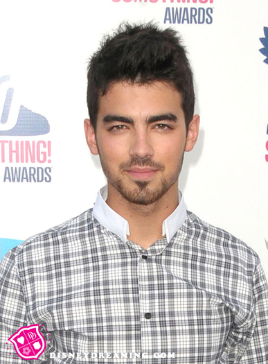 Joe-Jonas-Do-Something1 - JoNaS BrOtHeRs