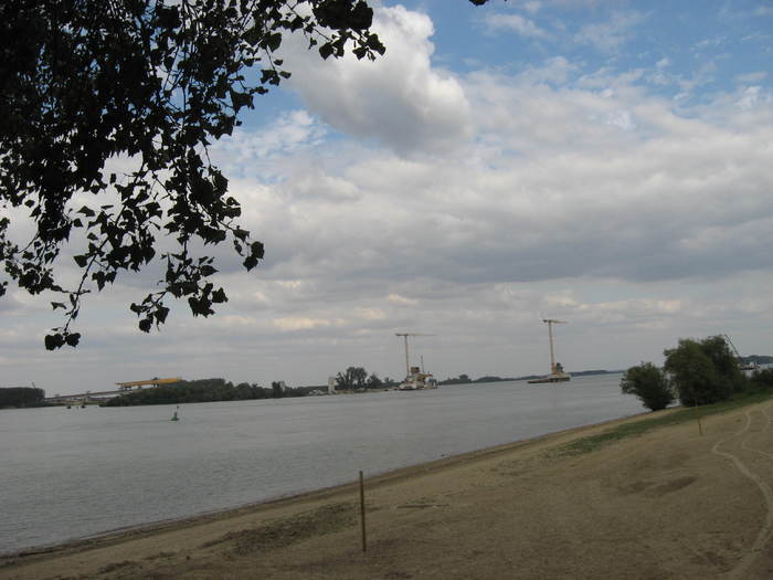 143 In zare constructia podului Calafat - Vidin