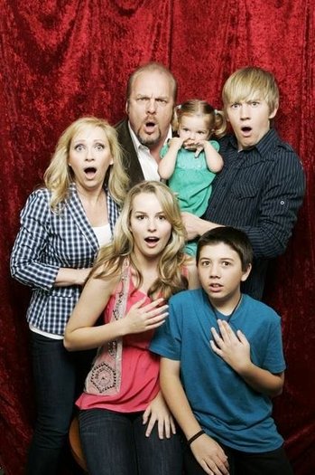 00033885 - Good Luck Charlie