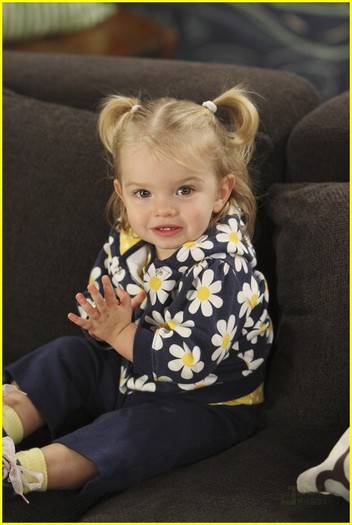 bridgit-mendler-duncans-viral-03