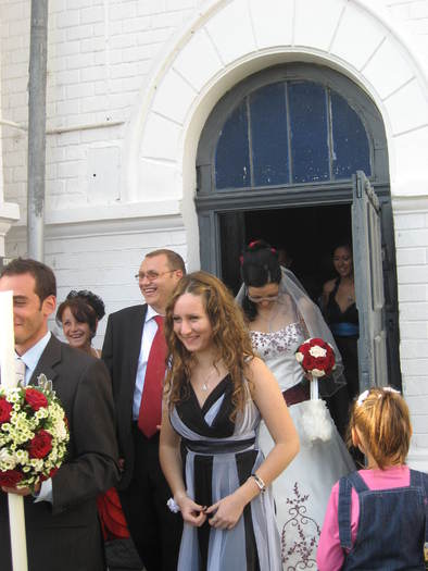 154 Iesirea din biserica - 06 - Nunta Alina - Valentin partea a I-a