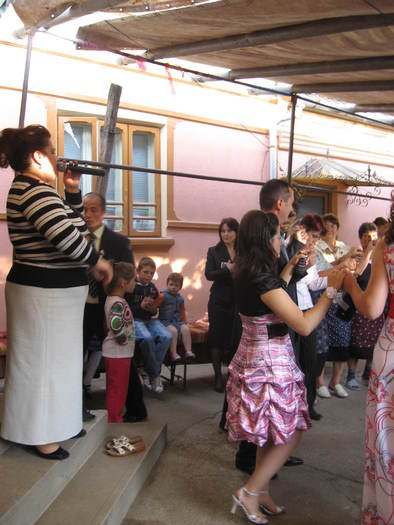 181 Cantareata si nuntasii - 06 - Nunta Alina - Valentin partea a I-a