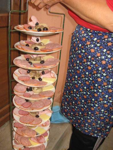 234 Se pregatesc aperitivele 